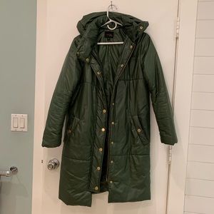 Vegan winter coat with hood by Vaute